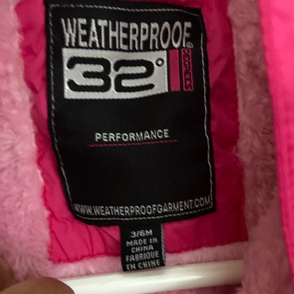 Weatherproof 32 degree performance baby snowsuit - Picture 3 of 3